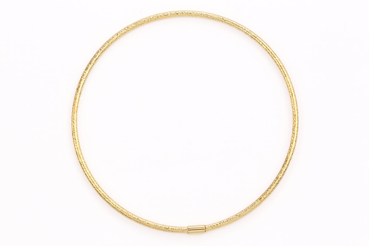 9ct Gold Textured Bangle