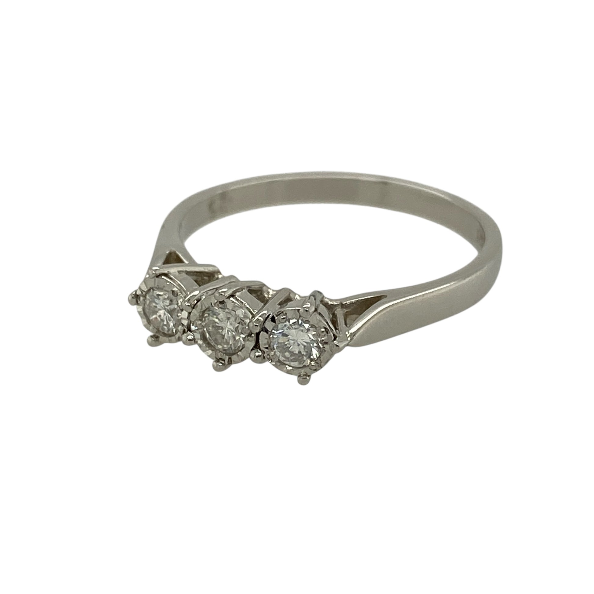 Bring timeless elegance and refined sparkle to your jewellery collection with this pre-owned platinum diamond illusion set trilogy ring, offering a classic design with enhanced brilliance—perfect for everyday wear or special occasions.

Design: The ring features a trilogy arrangement of illusion-set diamonds, designed to maximise sparkle and give the appearance of larger stones while maintaining a refined and elegant profile.