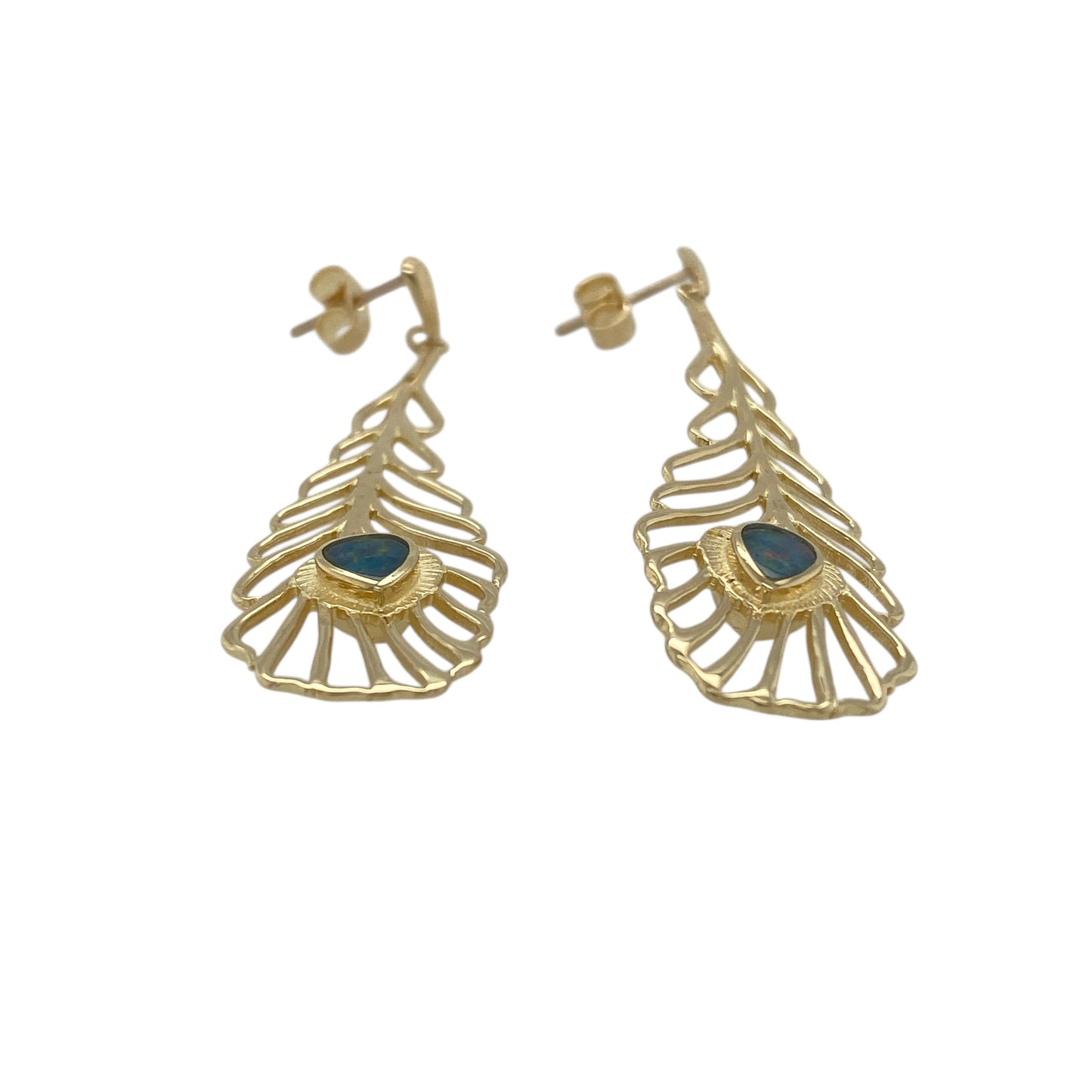 Add graceful movement and soft iridescence to your jewellery collection with this pre-owned 9ct yellow gold and opalique set feather drop earrings, offering an elegant design inspired by nature—perfect for special occasions or refined everyday wear.

Design: The earrings feature a delicate feather-inspired drop design, finished with teardrop-shaped opalique stones measuring approximately 6mm by 4mm, creating a flowing and eye-catching silhouette.