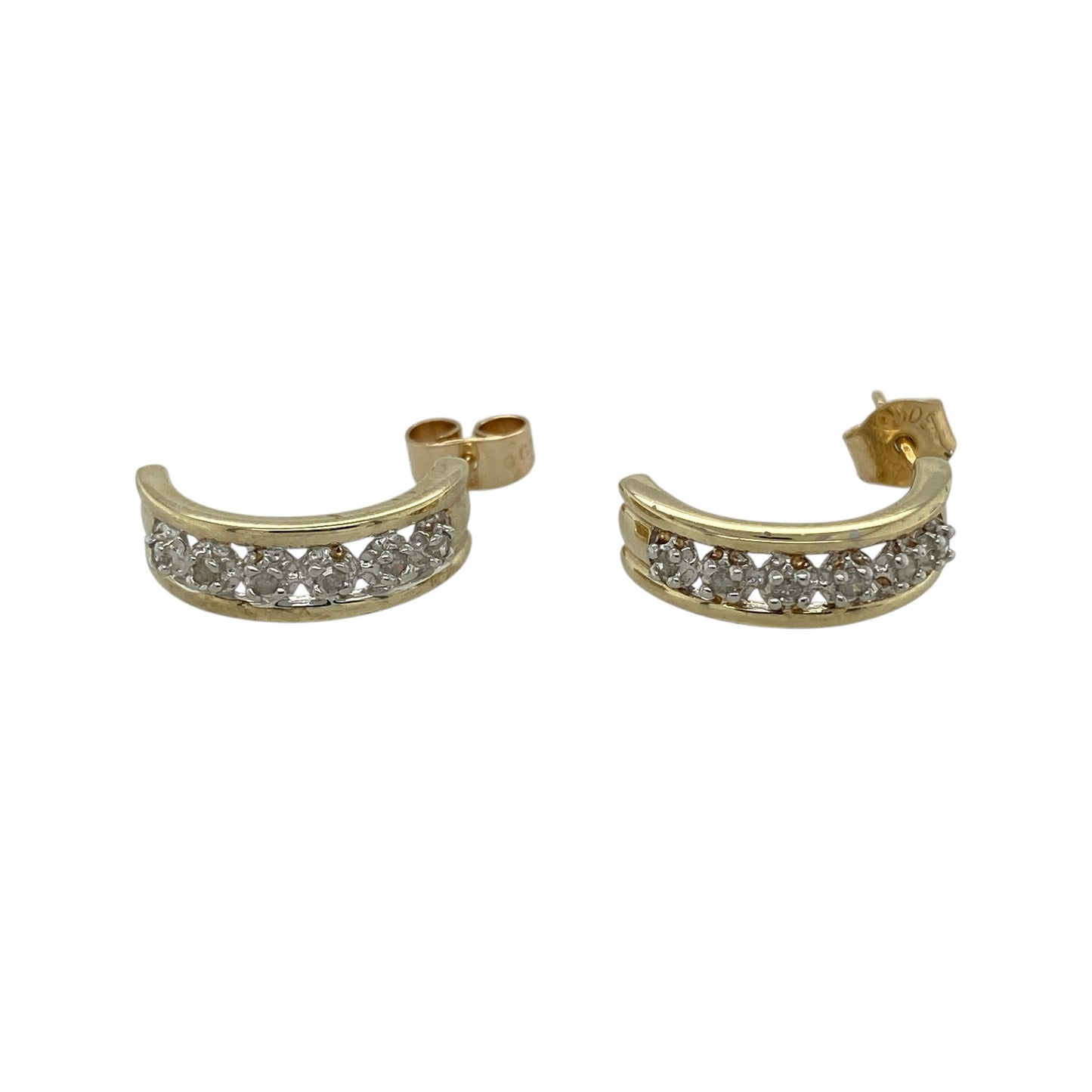 Add classic sparkle and everyday elegance to your jewellery collection with this pre-owned 9ct yellow gold and diamond set half hoop stud earrings, offering a timeless design with refined brilliance—perfect for daily wear or special occasions.

Design: The earrings feature a half hoop stud style, gently curved to sit neatly on the ear and accented with diamond detailing for subtle sparkle.