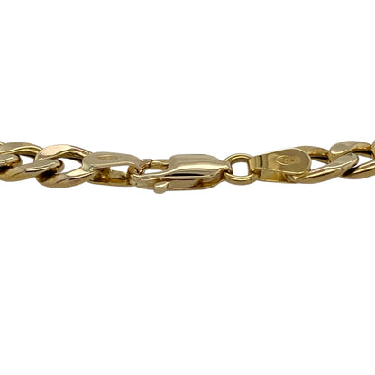 Add classic style and everyday versatility to your jewellery collection with this pre-owned 9ct yellow gold hollow curb bracelet, offering a timeless chain design with a lightweight feel.

Design: This bracelet features a traditional curb link pattern with a hollow construction, creating a bold look while remaining comfortable and easy to wear. The links measure approximately 5mm in width, giving the bracelet a balanced and classic appearance.