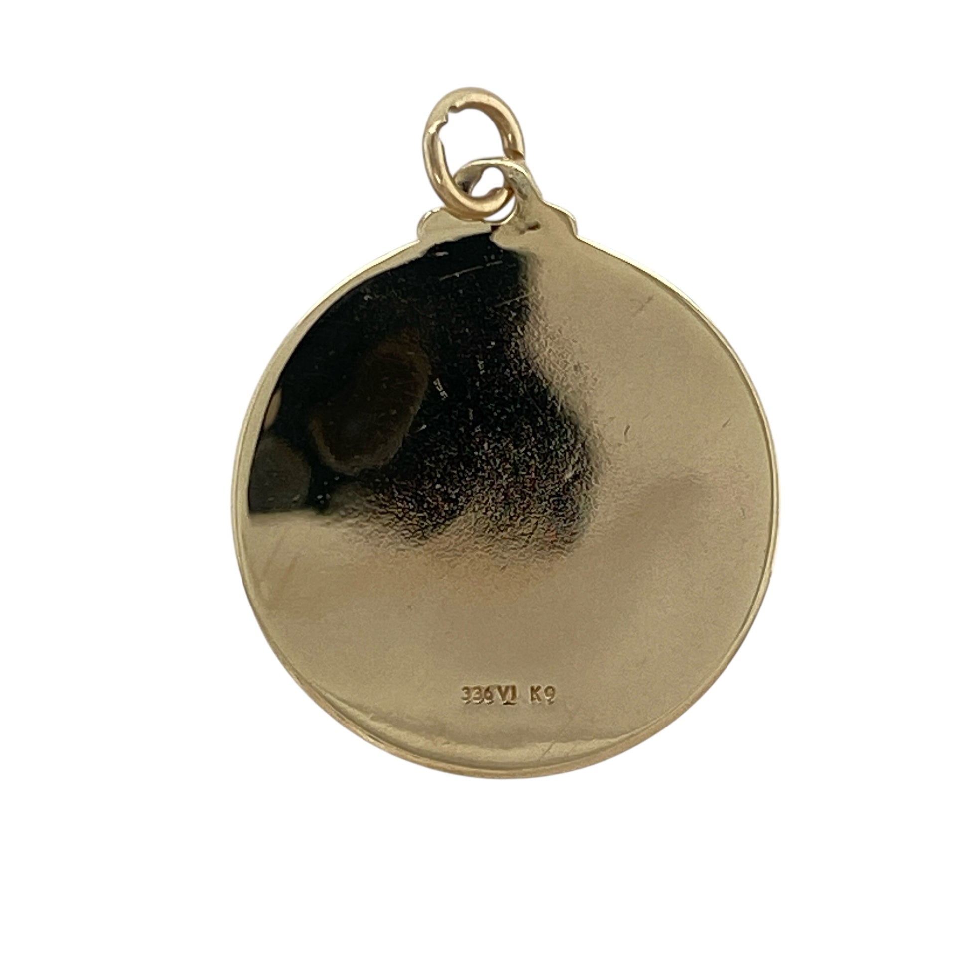 Add meaningful symbolism and classic presence to your jewellery collection with this pre-owned 9ct yellow gold large round St Christopher pendant, offering timeless design with traditional appeal.

Design: This pendant features the iconic round St Christopher motif, long associated with protection and safe travels, creating a bold and recognisable focal point.
Material: Made from 9-carat yellow gold, the warm polished finish enhances the detailed design and gives the pendant lasting charm.