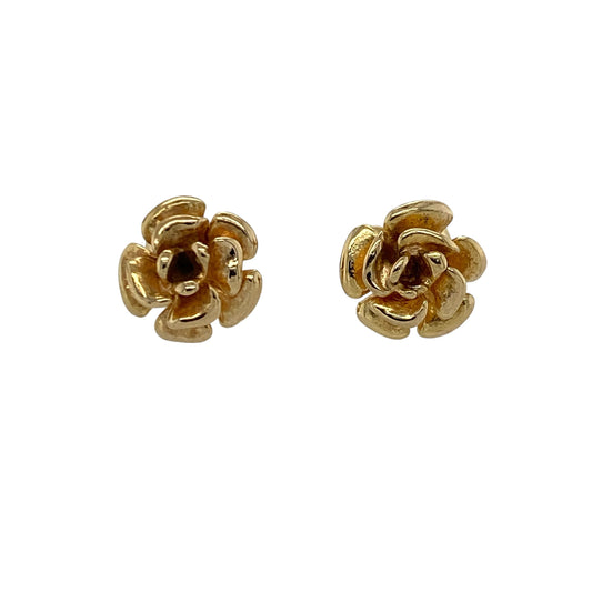 Add delicate floral charm to your jewellery collection with these pre-owned 9ct yellow gold rose flower stud earrings, offering timeless elegance in a beautifully detailed design. Perfect for everyday wear or as a thoughtful gift.

Design: Each earring is shaped as a finely detailed rose flower, capturing the layered petals and natural curves of the bloom. The sculpted design creates subtle texture and dimension while maintaining a classic stud silhouette.