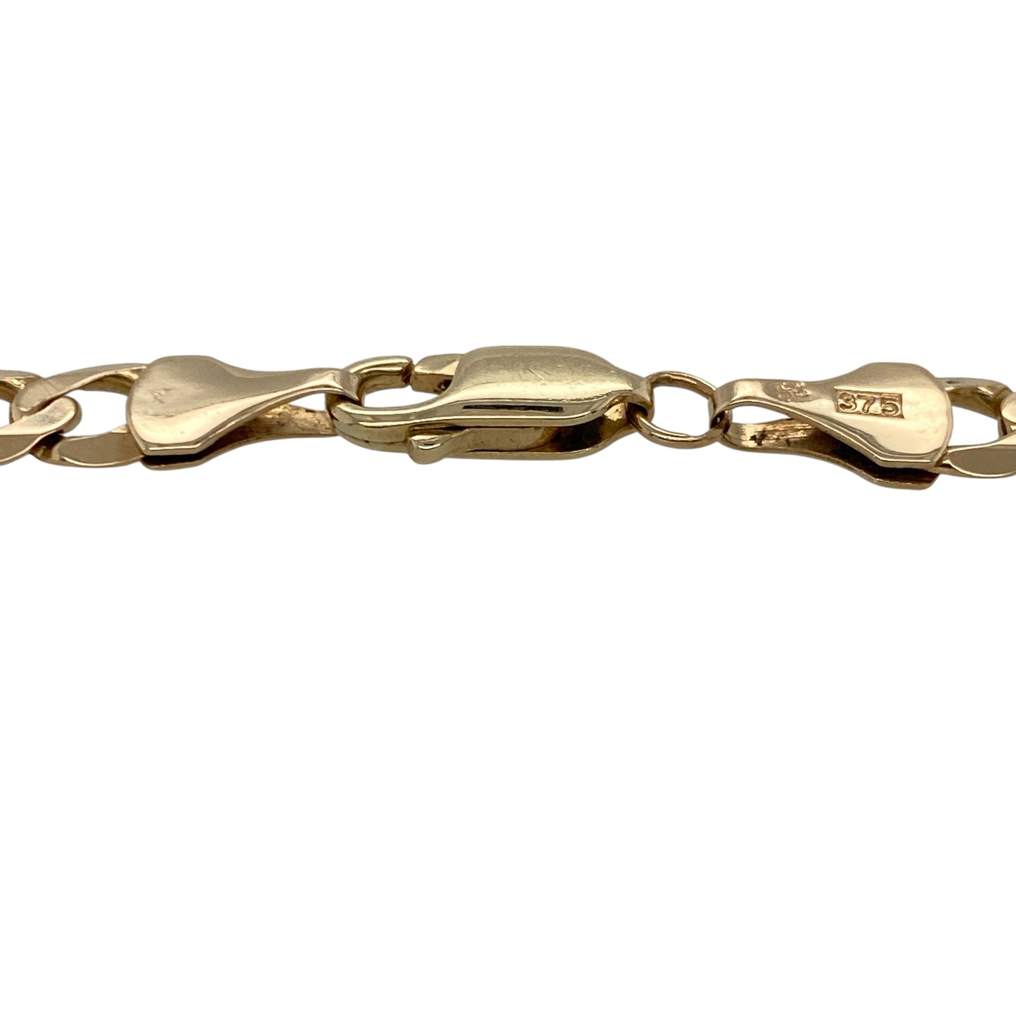 Add timeless style to your jewellery collection with this pre-owned 9ct yellow gold 7.5" curb bracelet, offering classic design and everyday versatility. A staple piece perfect for wearing alone or layering with other bracelets.

Design: The bracelet features traditional curb links measuring approximately 6mm in width, creating a balanced and eye-catching profile on the wrist. The closely interlocking links provide a smooth and structured appearance.