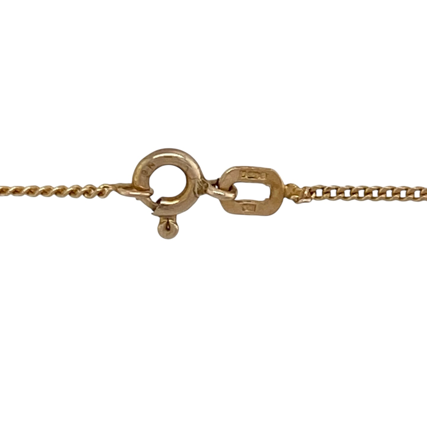 Add subtle detail to your jewellery collection with this pre-owned 9ct yellow gold ball and curb 15" necklace, combining classic chain styling with decorative accents. A versatile piece perfect for everyday wear or layering.

Design: The necklace features alternating polished gold balls measuring approximately 4mm in diameter, spaced along a traditional curb chain. The combination creates texture and visual interest while maintaining a refined and balanced look.
