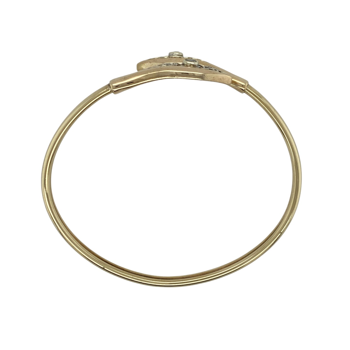 Embrace meaningful design with this pre-owned 9ct yellow and white gold blue stone set Clogau Celtic Knot wrap over bangle, combining heritage symbolism with elegant two-tone styling. A striking piece perfect for everyday wear or special occasions.

Design: The bangle features a graceful wrap over style adorned with the iconic Celtic knot motif, symbolising eternity and unity.