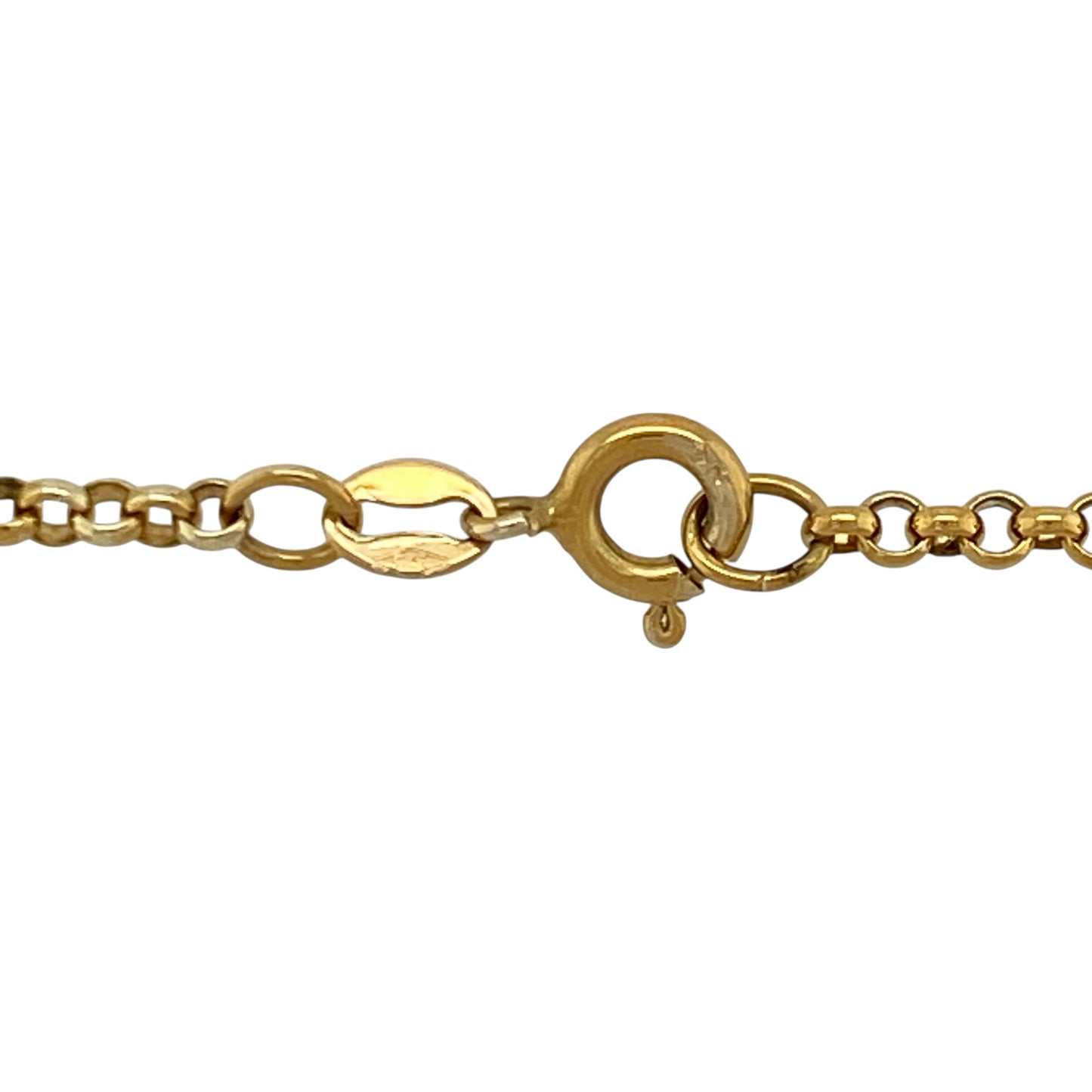 Add classic strength and everyday versatility to your jewellery collection with this pre-owned 9ct yellow gold 18" belcher chain, offering a timeless design with a reassuring weight. Ideal for wearing alone or pairing with a pendant.

Design: The chain measures approximately 2mm in width and features traditional round belcher links, creating a uniform and structured profile. The balanced link pattern provides a clean and refined look along the neckline.