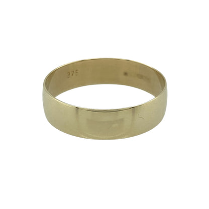 Choose timeless simplicity with this pre-owned 9ct yellow gold 6mm wedding band ring, offering a classic and versatile design suited to everyday wear. A traditional choice ideal as a wedding ring or substantial stacking band.

Design: The ring features a 6mm wide band, giving it a bold and well-balanced profile on the finger. The smooth, clean lines create a classic silhouette that pairs effortlessly with an engagement ring or can be worn alone for a confident, understated look.