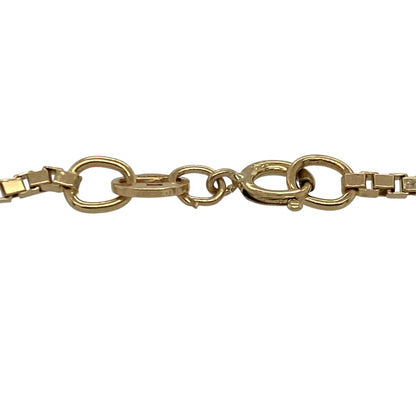 Add sleek simplicity to your jewellery collection with this pre-owned 9ct yellow gold 7" box bracelet, offering a clean and contemporary profile. A versatile piece perfect for everyday wear or layering with other bracelets.

Design: The bracelet measures approximately 2mm in width and features classic square box links, creating a smooth and structured appearance on the wrist. The uniform design provides subtle light reflection and a refined finish.