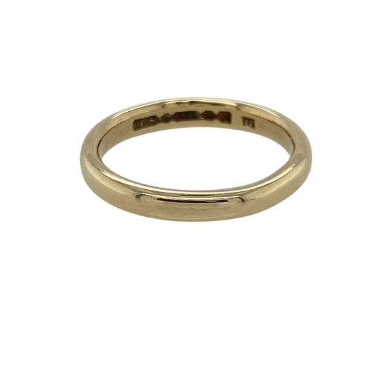 Choose timeless simplicity with this pre-owned 9ct yellow gold 2mm wedding band ring, offering a delicate and classic design suited to everyday wear. A traditional choice ideal as a wedding ring, stacking band or minimalist dress ring.

Design: The ring features a slim 2mm wide band, creating a refined and understated profile on the finger. Its smooth, clean lines provide a timeless silhouette that pairs beautifully with an engagement ring or can be worn alone for subtle elegance.