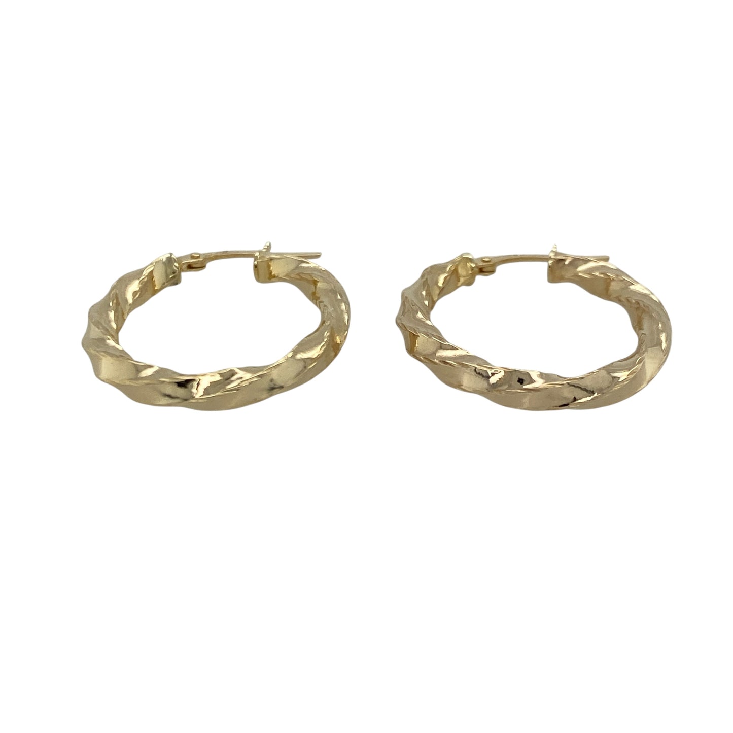 Add elegant movement and timeless style to your jewellery collection with these pre-owned 9ct yellow gold twisted oval creole earrings. A versatile pair perfect for everyday wear or effortless day-to-evening styling.

Design: The earrings feature an elongated oval-shaped creole silhouette enhanced by a flowing twisted design. The sculpted curves create light-catching texture, giving the hoops added dimension while maintaining a refined and flattering profile.