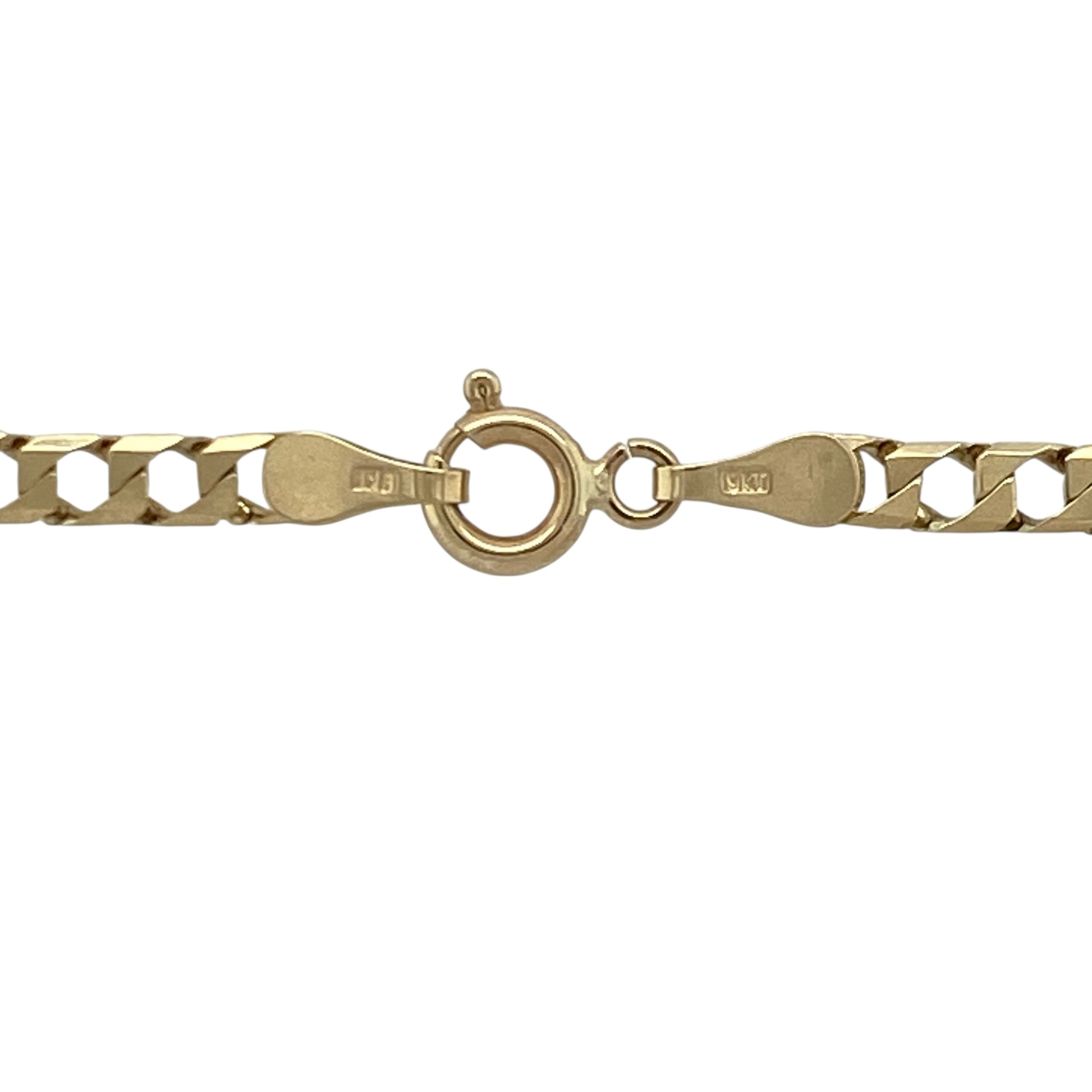 Add classic length and everyday versatility to your jewellery collection with this pre-owned 9ct yellow gold 24" curb chain, offering timeless styling with a confident presence. Ideal for wearing alone or pairing with a pendant.

Design: The chain measures approximately 3mm in width and features traditional interlocking curb links, creating a smooth and structured profile. The flat links sit neatly against the neckline, reflecting light with a subtle polished shine.