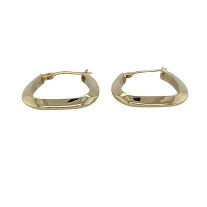 Add a stylish twist to a classic look with these pre-owned 9ct yellow gold plain handbag style creole earrings, a versatile and elegant choice for everyday wear.

Design: These earrings feature a smooth, plain finish in a distinctive handbag-style creole shape, offering a modern variation on traditional hoop earrings. The softly curved silhouette creates a flattering and feminine look.
Material: Made from 9-carat yellow gold, the warm polished tone enhances the clean, sculpted lines of the design.