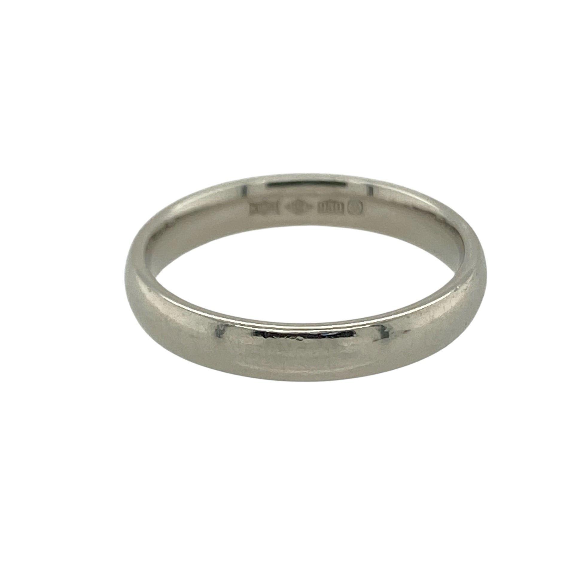 Celebrate timeless commitment with this pre-owned platinum 3mm wedding band ring, a classic and enduring choice ideal for everyday wear or marking a special milestone.

Design: This ring features a traditional 3mm wide band with a smooth, polished finish, offering a clean and understated profile. The slim width provides an elegant look that sits comfortably alongside an engagement ring or worn alone.