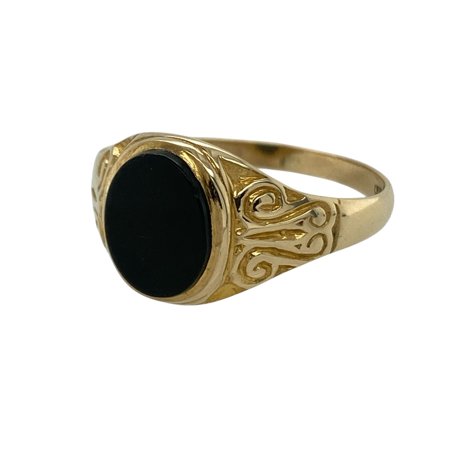Make a bold statement with this pre-owned 9ct yellow gold and onyx set patterned oval signet ring, a classic piece combining traditional styling with strong contrast—ideal for everyday wear or adding character to your jewellery collection.

Design: The ring features a striking oval black onyx measuring approximately 10mm by 8mm, creating a confident focal point.