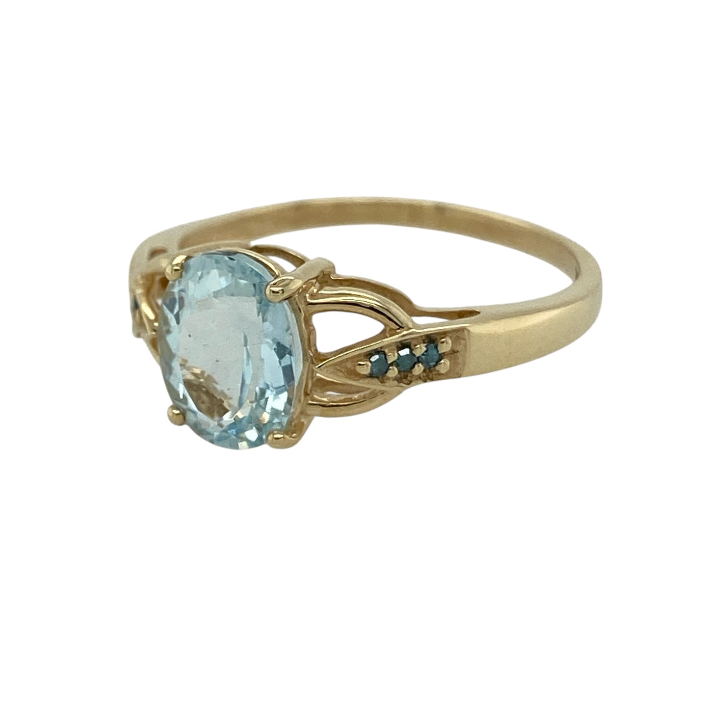Add a refreshing pop of ocean-inspired colour to your jewellery collection with this pre-owned 9ct yellow gold blue diamond and aqua coloured blue stone ring—an eye-catching dress ring perfect for everyday wear or special occasions.

Design: The ring features a striking 9mm by 7mm oval-cut aqua coloured blue stone at the centre, offering vibrant sparkle and beautiful light reflection.