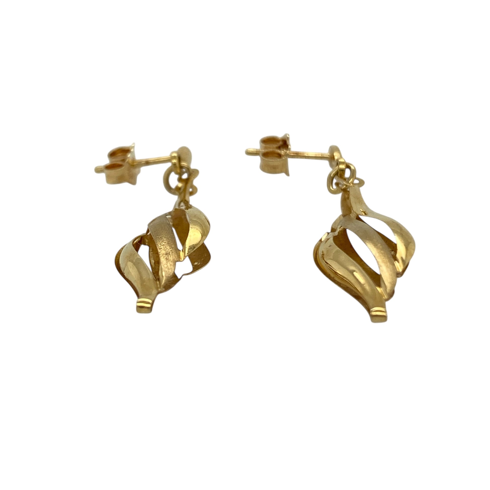 Add effortless elegance to your jewellery collection with these pre-owned 9ct yellow gold swirl drop earrings—an understated yet eye-catching design perfect for both everyday wear and special occasions.

Design: The earrings feature a graceful swirl drop motif, creating soft curves that catch the light beautifully with every movement. The flowing design offers a timeless and feminine look, making them easy to pair with both casual and formal outfits.
