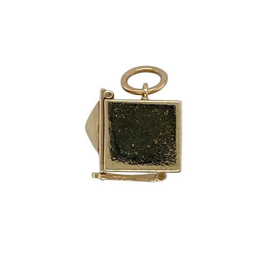 Add a playful touch to your jewellery collection with this pre-owned 9ct yellow gold Jack in the Box charm—an eye-catching and nostalgic piece perfect for a charm bracelet or gold chain.

Design: The charm is modelled in the shape of a classic Jack in the Box, capturing fine detailing that brings character and movement to the design. Its three-dimensional form gives it a distinctive presence, making it a standout addition to any charm collection.