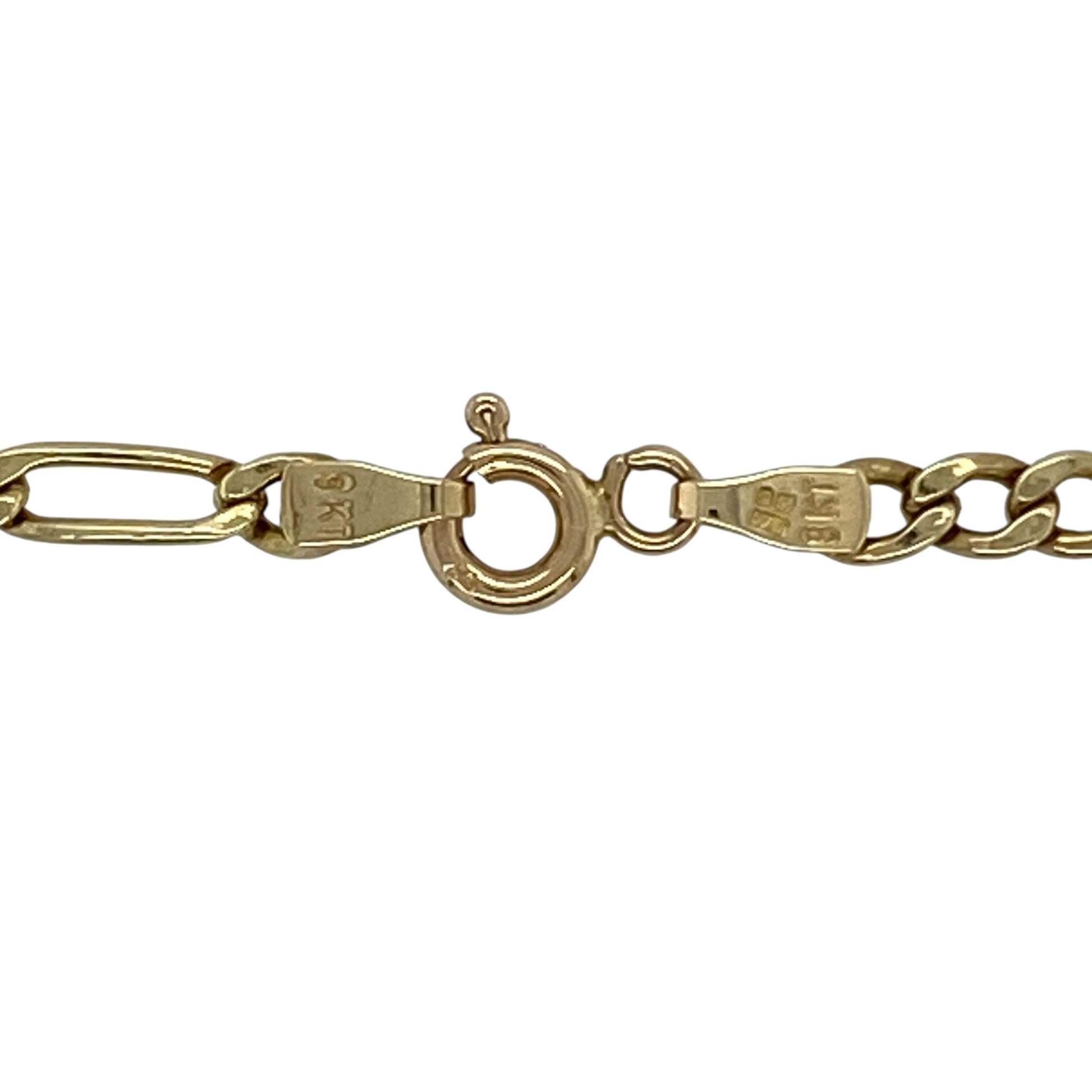 Add classic style to your jewellery collection with this pre-owned 9ct yellow gold 20" Figaro chain—an elegant and versatile piece perfect for everyday wear.

Design: The chain features the traditional Figaro link pattern, with alternating shorter and elongated links creating a distinctive and timeless look. With a link width of approximately 3mm, it offers a refined yet noticeable profile.