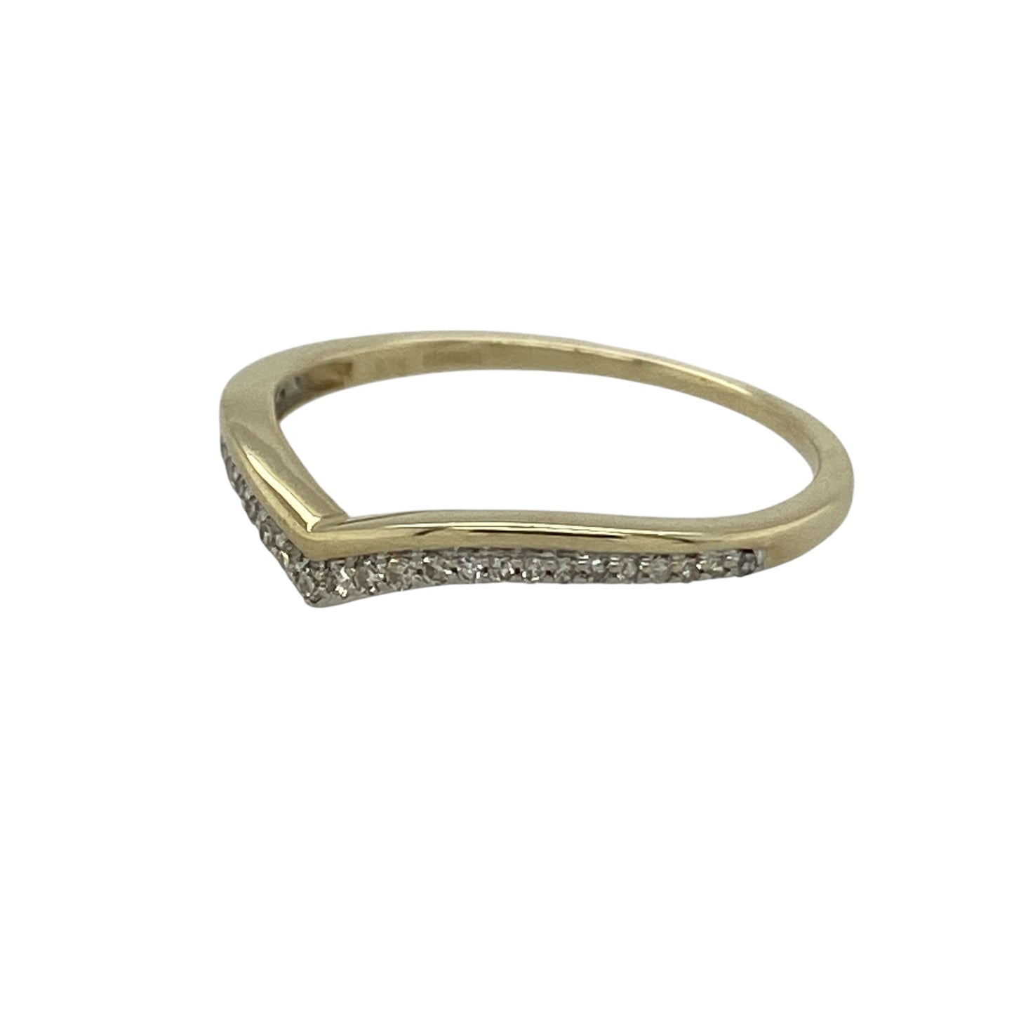 Add delicate sparkle and timeless symbolism to your jewellery collection with this pre-owned 9ct yellow gold diamond set wishbone ring—an elegant piece perfect for everyday wear or meaningful gifting.

Design: The ring features a classic wishbone silhouette with a gently tapered point at the centre. Diamond accents are set along the 3mm wide band, adding refined brilliance while maintaining a slim and graceful profile.