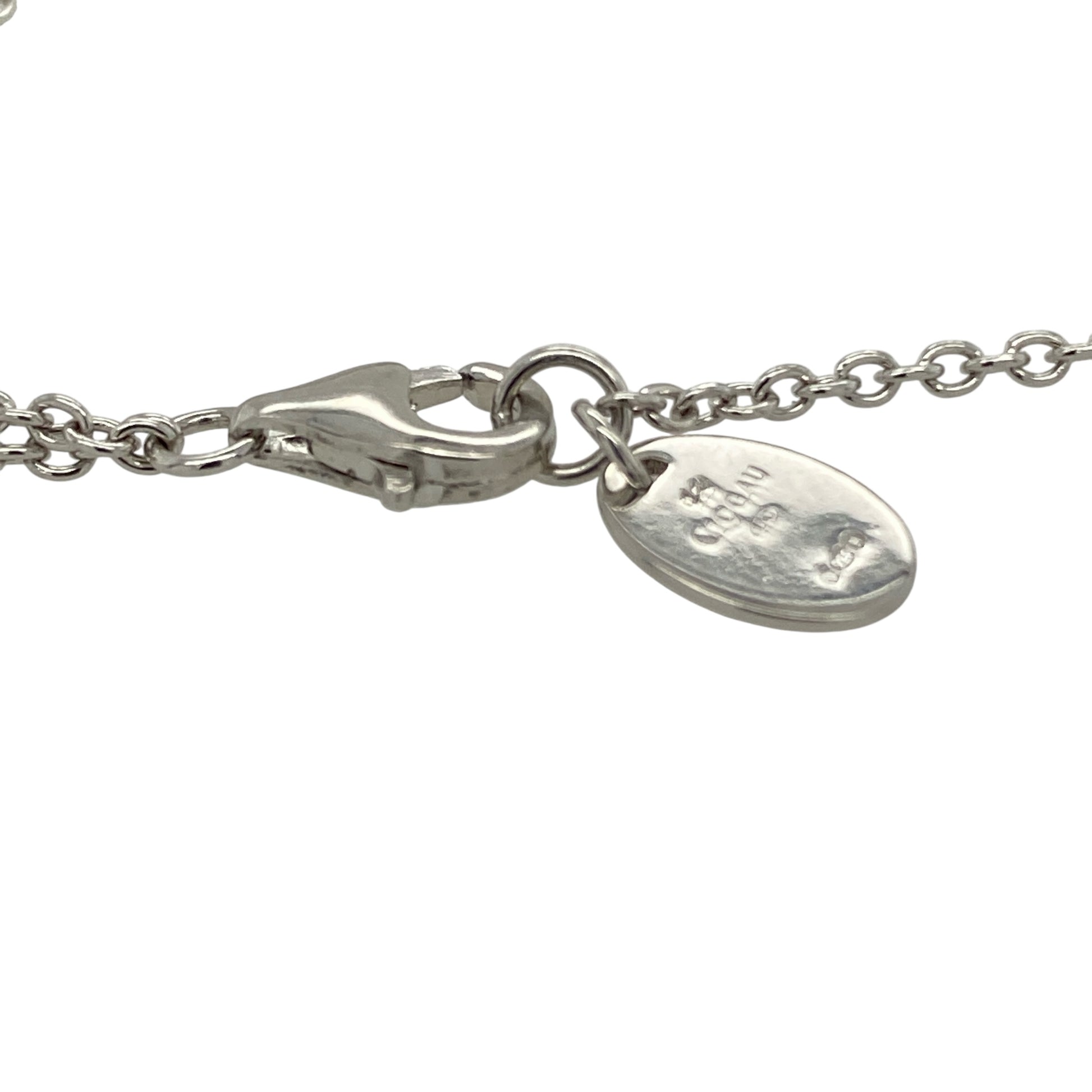 Add a heartfelt and meaningful piece to your jewellery collection with this pre-owned sterling silver and 9ct rose gold Clogau paw print heart bracelet, a charming design perfect for animal lovers or as a thoughtful gift.

Design: The bracelet features a delicate heart charm detailed with a paw print motif, symbolising the special bond between pets and their owners. The elegant charm design adds a sentimental touch while maintaining a refined and wearable style.