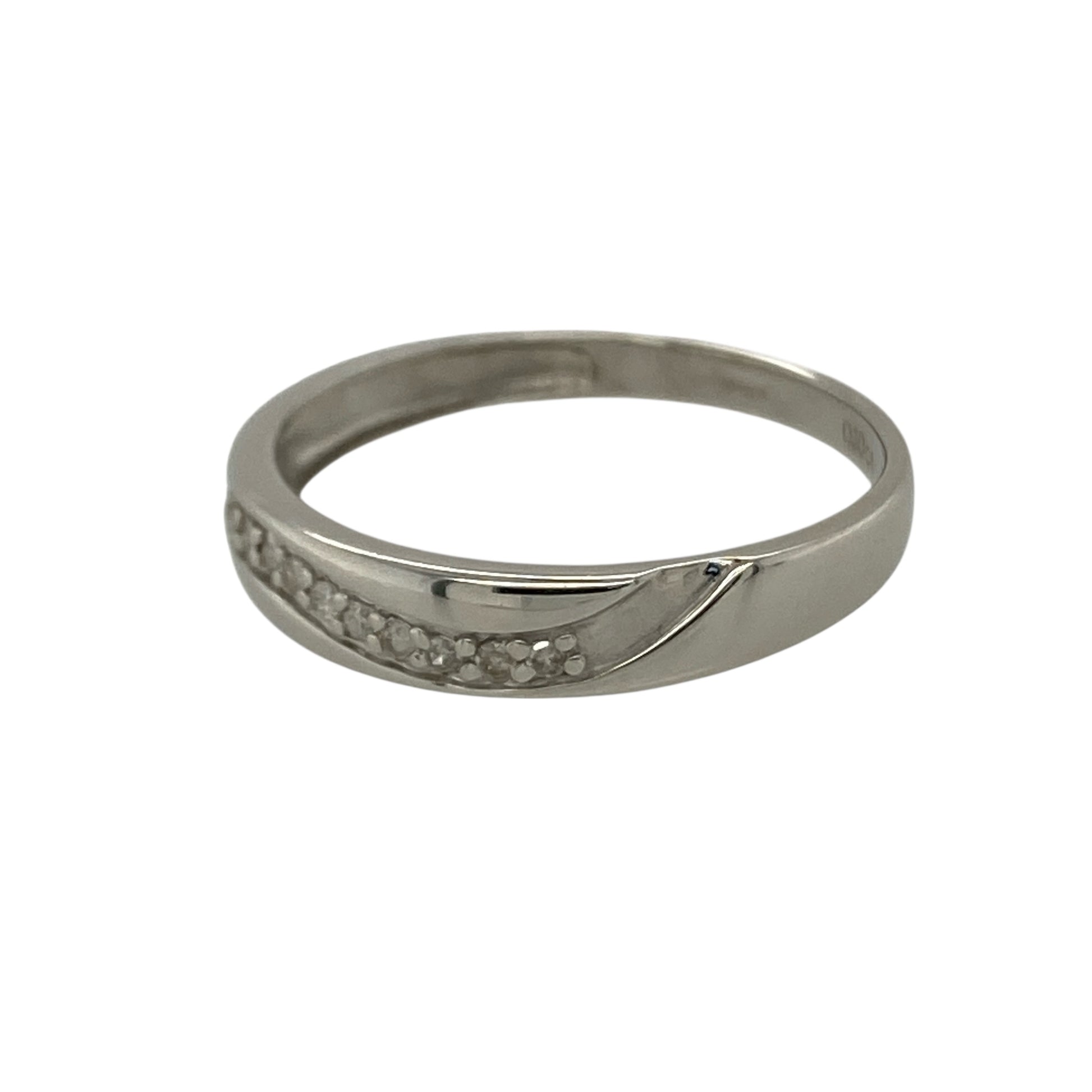 Add graceful sparkle to your jewellery collection with this pre-owned 9ct white gold diamond wave band ring, featuring a flowing design that combines elegance with subtle brilliance—perfect for everyday wear or as a stylish stacking ring.

Design: The front of the band measures approximately 4mm wide and features a gentle wave pattern across the surface, accented with sparkling diamonds.