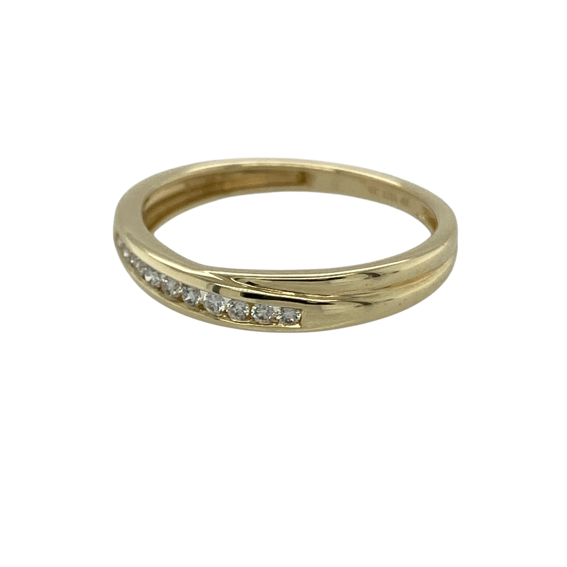 Add subtle sparkle and contemporary style to your jewellery collection with this pre-owned 9ct yellow gold diamond crossover band ring, featuring an elegant flowing design—perfect for everyday wear or as a stacking ring.

Design: The front of the band measures approximately 3mm wide and features a graceful crossover design accented with small sparkling diamonds. The intersecting lines create a soft, modern silhouette that catches the light beautifully.