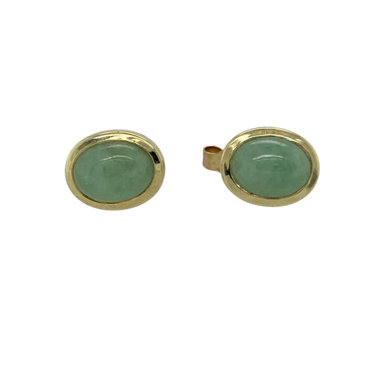 Add natural elegance and timeless colour to your jewellery collection with these pre-owned 9ct yellow gold jade oval stud earrings, featuring classic green gemstones—perfect for everyday wear or as a thoughtful gift.

Design: Each stud features a smooth oval jade gemstone measuring approximately 8mm by 6mm, creating a refined and eye-catching look. The rich green jade offers natural beauty and a polished finish that reflects light softly.