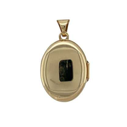 Add timeless sentiment and classic gold style to your jewellery collection with this pre-owned 9ct yellow gold oval patterned locket, featuring elegant detailing and a meaningful design—perfect for keeping cherished memories close.

Design: The locket is styled in a classic oval shape with decorative patterned detailing across the front, creating a refined and traditional appearance that catches the light beautifully.