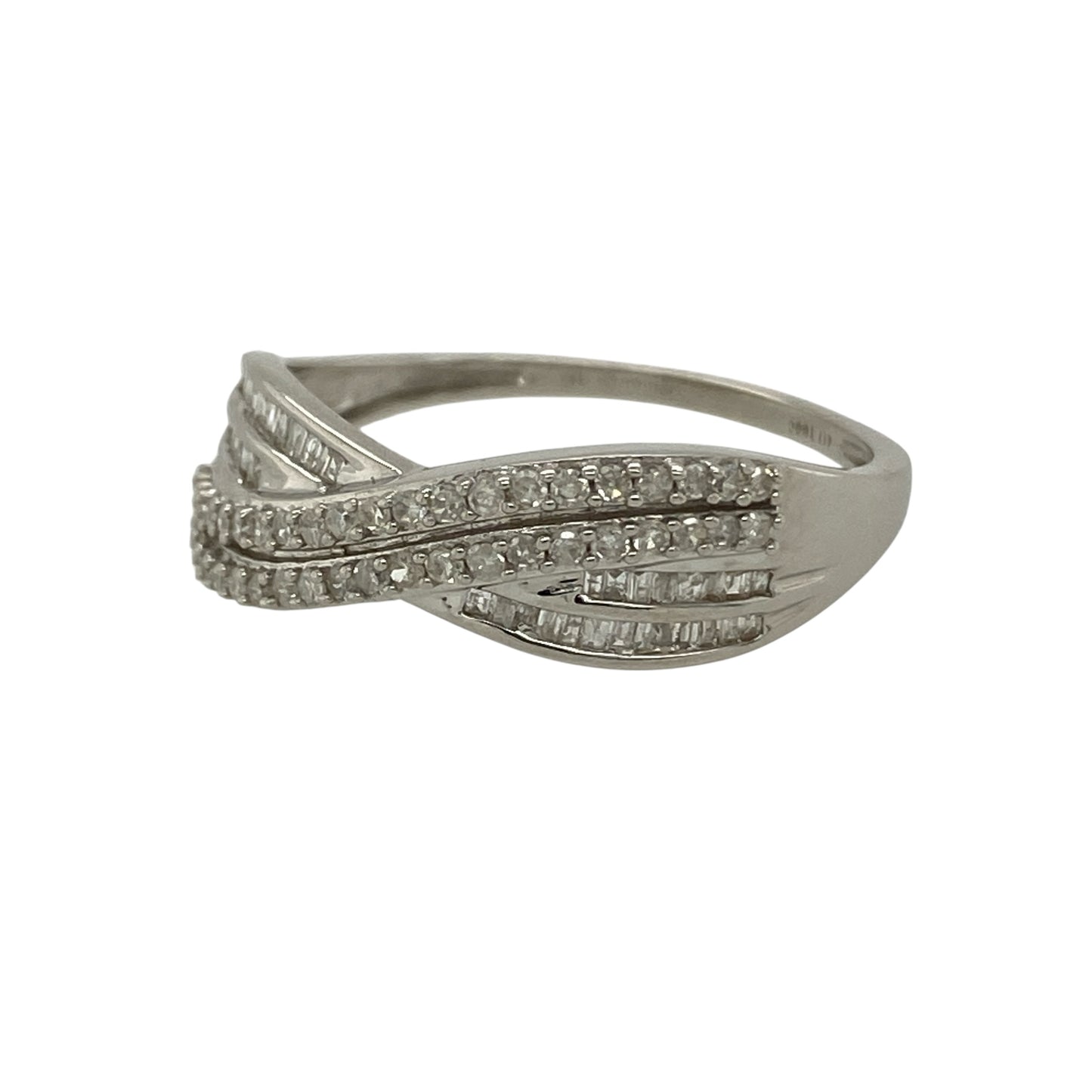 Add elegant sparkle and contemporary style to your jewellery collection with this pre-owned 9ct white gold diamond crossover band ring, featuring a striking combination of diamond cuts—perfect as a statement ring or sophisticated everyday piece.

Design: The ring features a graceful crossover band design measuring approximately 6mm wide across the front, set with a combination of brilliant cut and baguette cut diamonds.
