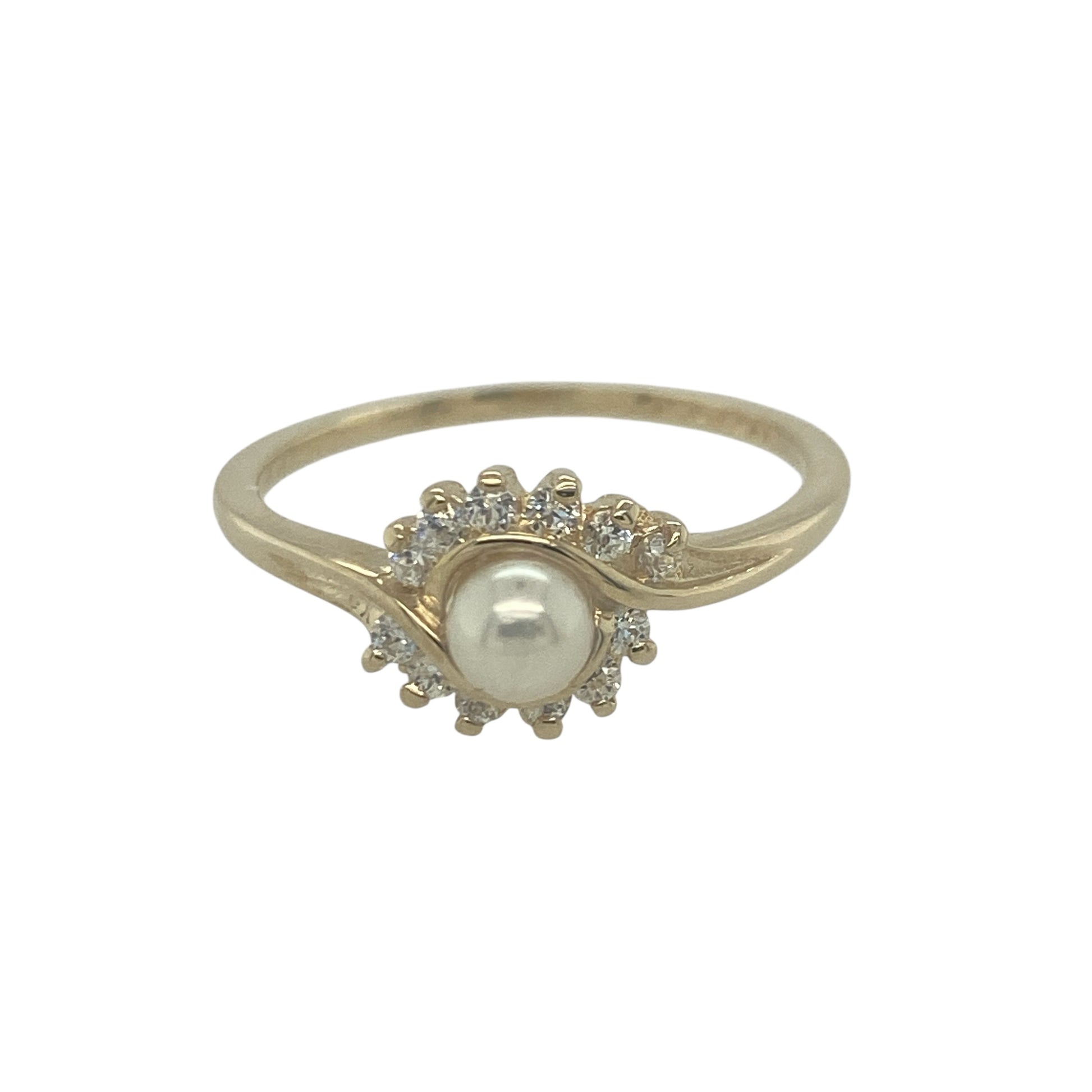 9ct Gold Cubic Zirconia & Pearl Cluster Ring
