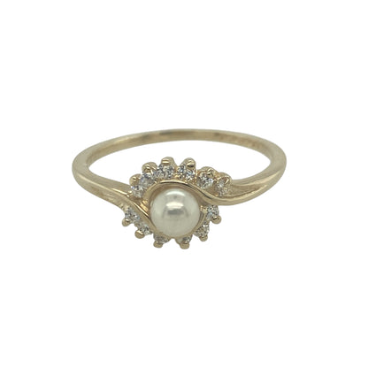 9ct Gold Cubic Zirconia & Pearl Cluster Ring