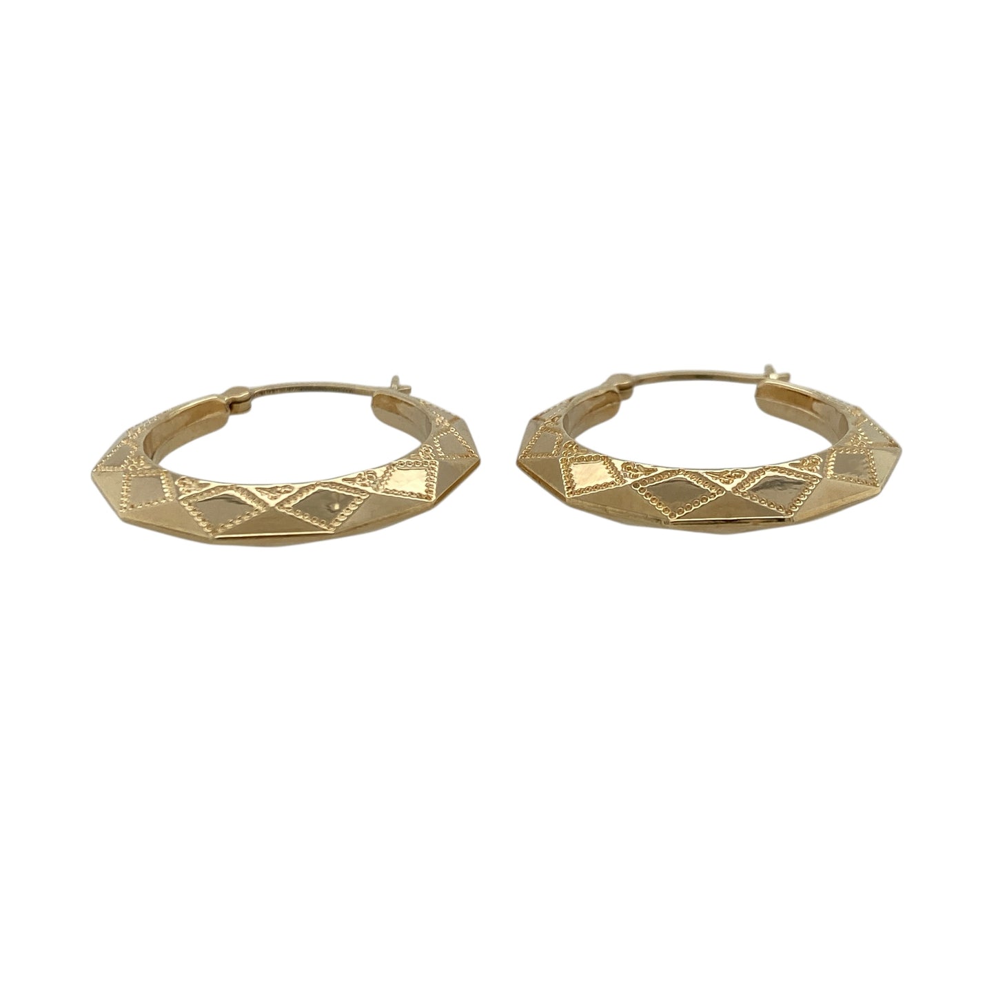 Add a touch of texture and classic style to your jewellery collection with these pre-owned 9ct yellow gold patterned hoop creole earrings, offering a timeless look with added detail—perfect for everyday wear or dressing up your outfit.

Design: The earrings feature a traditional hoop creole shape enhanced with an all-over patterned finish, creating subtle sparkle and visual interest as they catch the light.