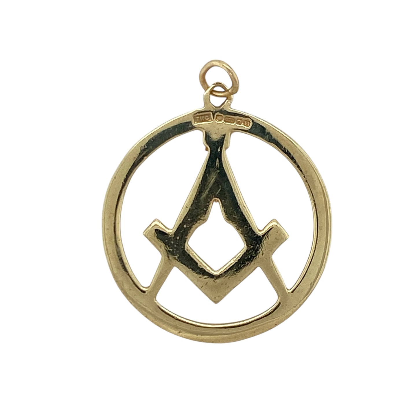Add a meaningful and symbolic piece to your jewellery collection with this pre-owned 9ct yellow gold patterned Masonic pendant, combining traditional design with detailed craftsmanship—ideal for everyday wear or as a thoughtful gift.

Design: The pendant features a classic Masonic symbol design with a patterned finish, creating a distinctive and recognisable look rich in heritage and meaning.