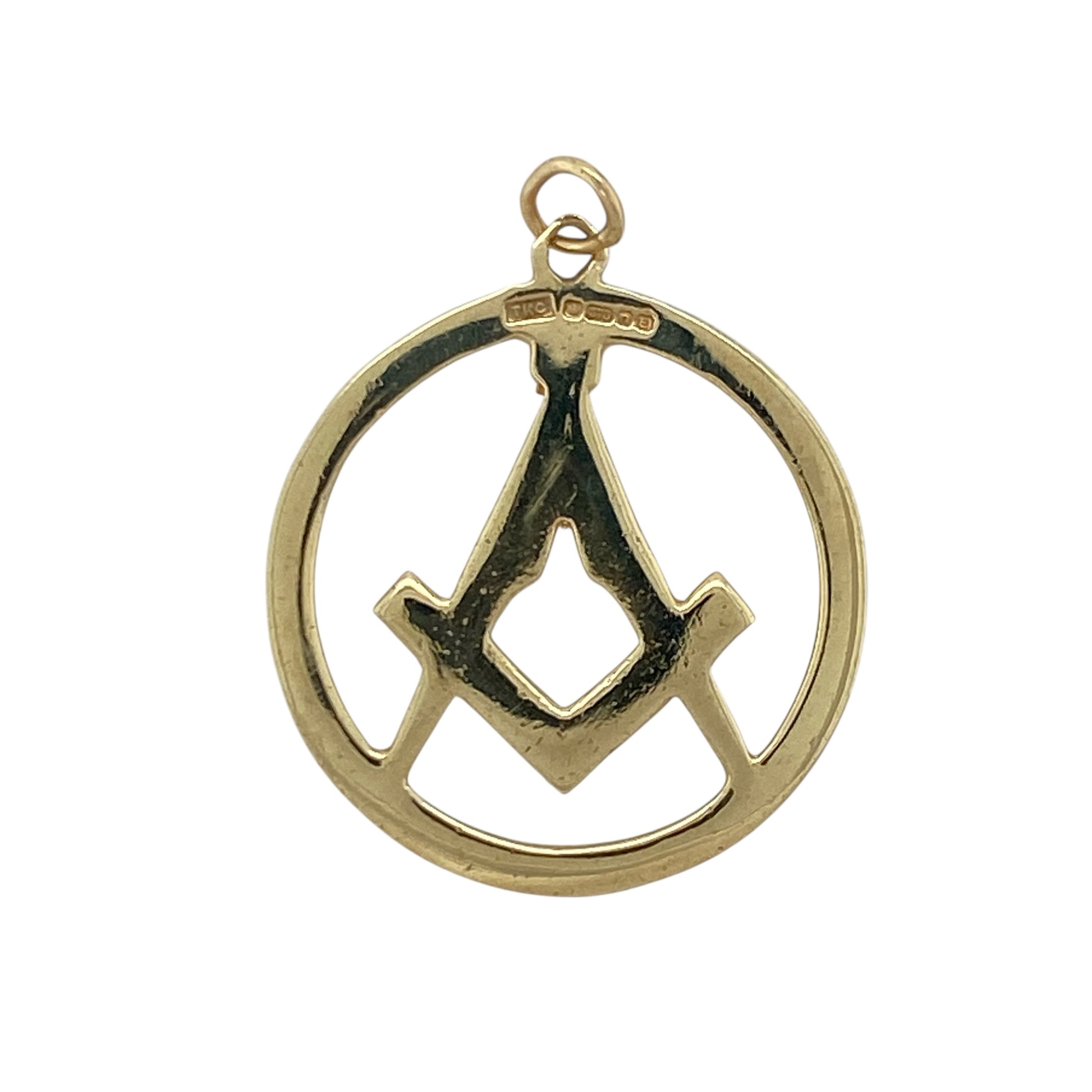 Add a meaningful and symbolic piece to your jewellery collection with this pre-owned 9ct yellow gold patterned Masonic pendant, combining traditional design with detailed craftsmanship—ideal for everyday wear or as a thoughtful gift.

Design: The pendant features a classic Masonic symbol design with a patterned finish, creating a distinctive and recognisable look rich in heritage and meaning.