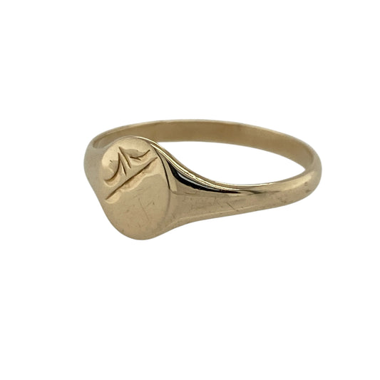 Add a classic and stylish touch to your jewellery collection with this pre-owned 9ct yellow gold patterned oval signet ring, offering timeless design with subtle detail—perfect for everyday wear.

Design: The ring features a traditional oval signet face with a patterned finish, creating a refined and decorative look.
Material: Made from 9-carat yellow gold, it has a polished and textured surface that enhances its warm tone and classic appeal.