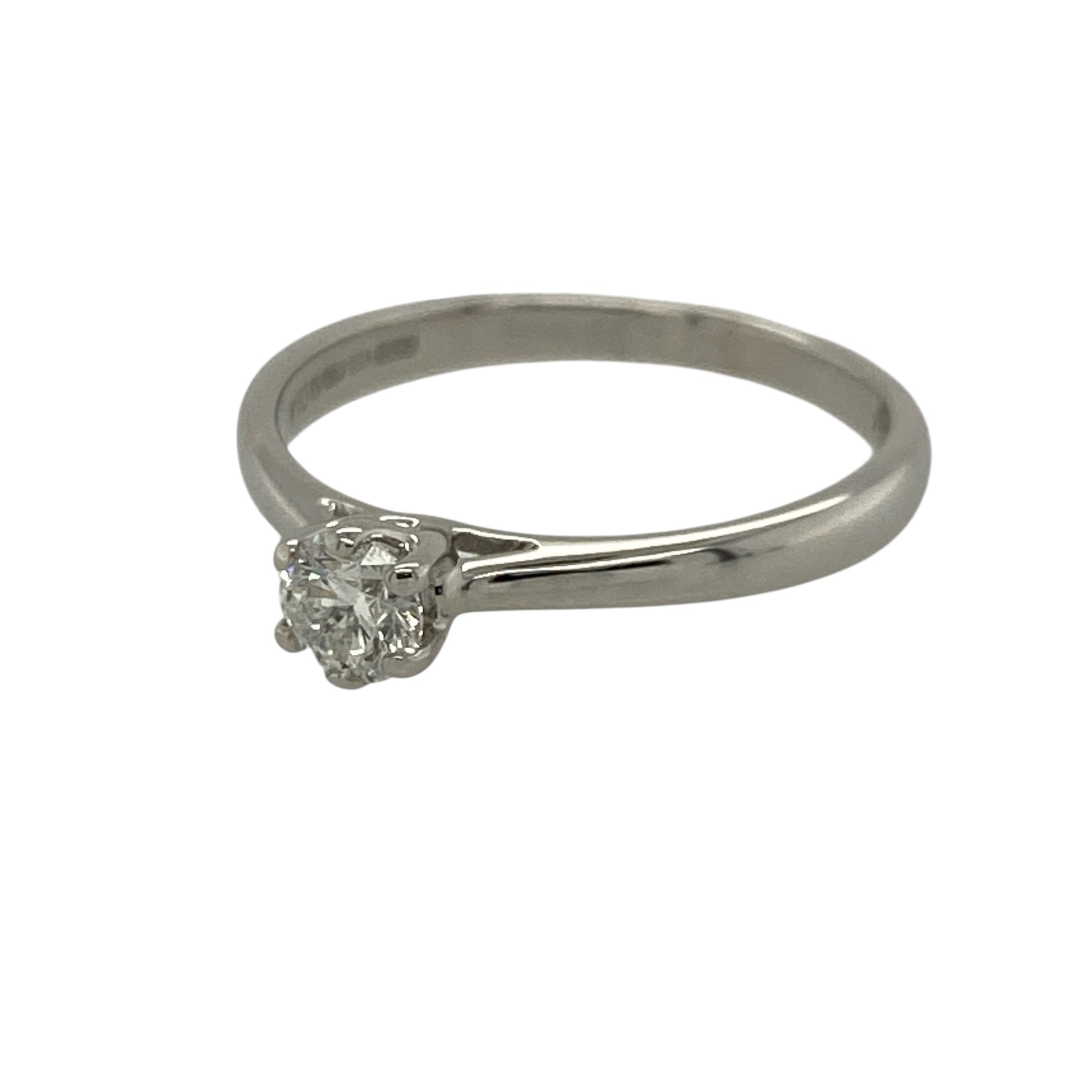 Add a timeless and elegant piece to your jewellery collection with this pre-owned 18ct white gold diamond set solitaire ring, combining classic design with refined sparkle—perfect for special occasions or everyday sophistication.

Design: The ring features a traditional solitaire design, showcasing a single brilliant cut diamond as the focal point for a clean and elegant look.