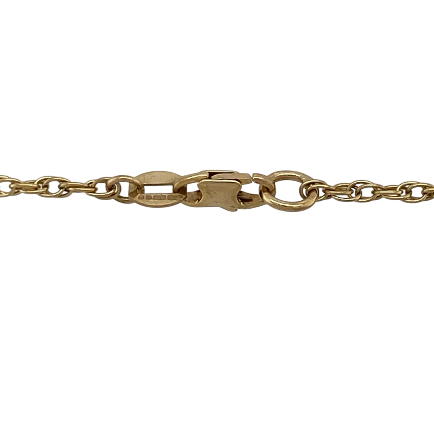 Add a refined and versatile piece to your jewellery collection with this pre-owned 9ct yellow gold 18" Prince of Wales chain, combining classic design with a subtle textured finish—perfect for everyday wear or pairing with a pendant.

Design: The chain features a traditional Prince of Wales link design, with intricate interwoven links that create a distinctive and elegant appearance.