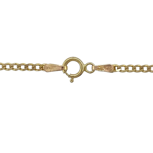 Add a classic and versatile piece to your jewellery collection with this pre-owned 9ct yellow gold 18" curb chain, offering timeless style with a refined profile—perfect for everyday wear or pairing with a pendant.

Design: The chain features a traditional curb link design with smooth, interlocking links, creating a clean and enduring look.
Material: Made from 9-carat yellow gold, it has a polished finish that enhances its warm tone and classic appeal.