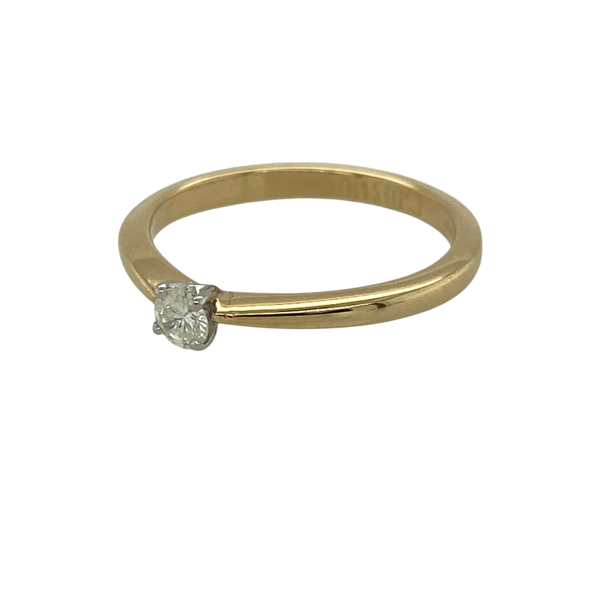 Add timeless sparkle to your jewellery collection with this pre-owned 9ct yellow gold diamond set solitaire ring—an elegant and versatile piece perfect for everyday wear or special occasions.

Design: This solitaire ring features a single brilliant-cut diamond as its focal point, offering a classic and refined look that never goes out of style.
Material: Made from 9-carat yellow gold, the polished finish adds warmth and enhances the natural brilliance of the diamond.