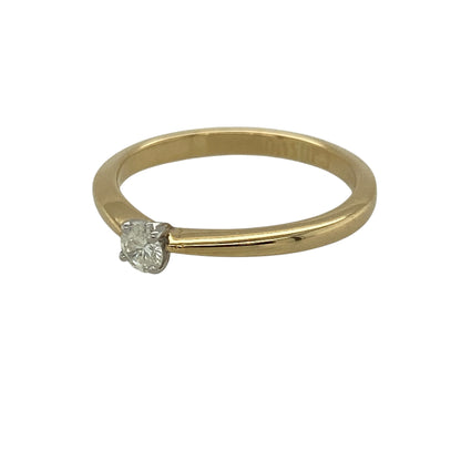 Add timeless sparkle to your jewellery collection with this pre-owned 9ct yellow gold diamond set solitaire ring—an elegant and versatile piece perfect for everyday wear or special occasions.

Design: This solitaire ring features a single brilliant-cut diamond as its focal point, offering a classic and refined look that never goes out of style.
Material: Made from 9-carat yellow gold, the polished finish adds warmth and enhances the natural brilliance of the diamond.