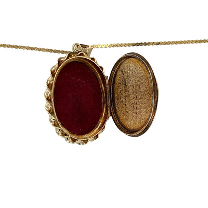 9ct Gold & Cameo Set Oval Locket 18" Necklace