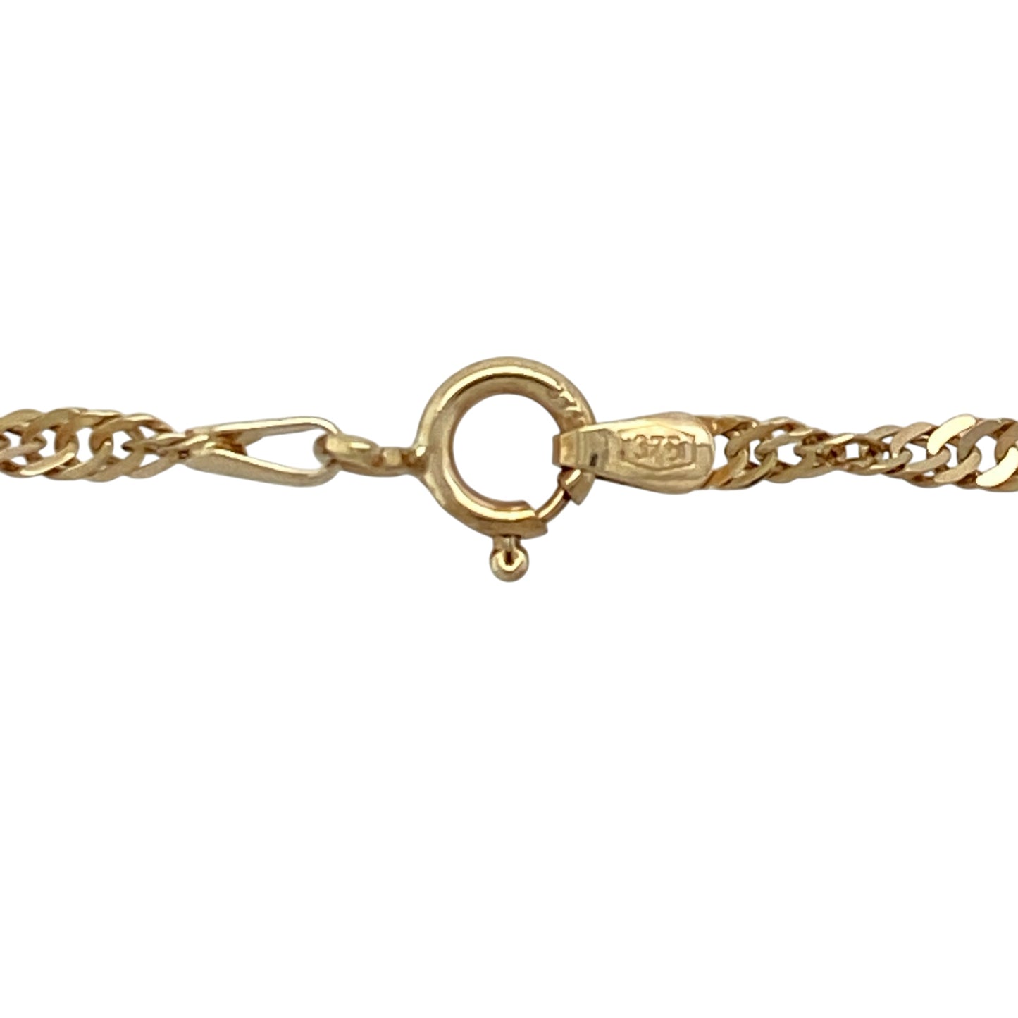 Add flowing elegance and subtle shine to your jewellery collection with this pre-owned 9ct yellow gold Singapore chain—an eye-catching and versatile piece perfect for everyday wear or layering.

Design: This 28" chain features the classic Singapore link design, with delicate twisted links that create a fluid, shimmering effect. The 3mm width offers a noticeable yet refined presence on the neckline.