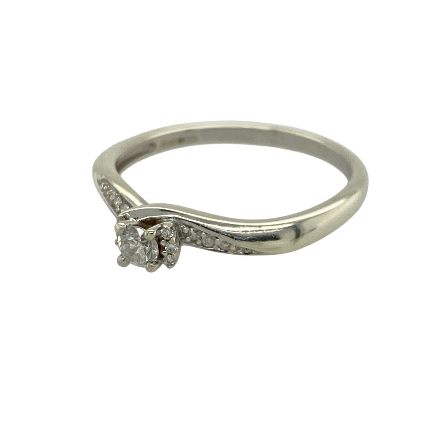 Add timeless sparkle and elegant detail to your jewellery collection with this pre-owned 9ct white gold diamond set solitaire ring—an eye-catching piece perfect for everyday wear or special occasions.

Design: This ring features a central brilliant-cut diamond, complemented by smaller diamonds set along the sides and shoulders, creating a balanced and radiant look with added depth and brilliance.