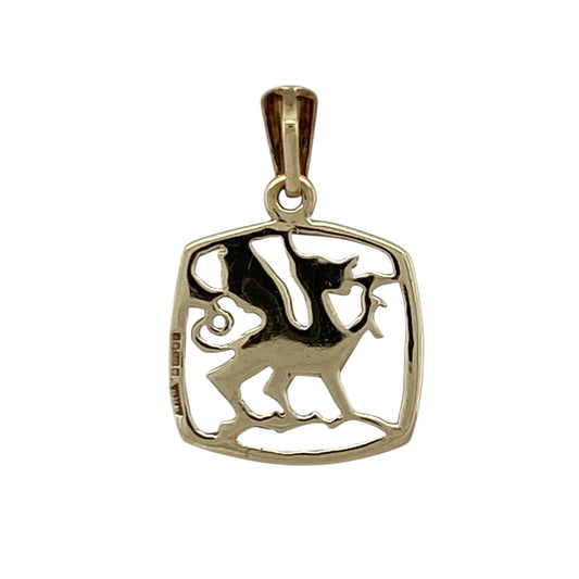 Add a touch of heritage and symbolism to your jewellery collection with this pre-owned 9ct yellow gold Welsh dragon square pendant—an eye-catching and meaningful piece perfect for everyday wear.

Design: This pendant features a square shape showcasing the iconic Welsh dragon motif, creating a bold and distinctive look with strong cultural significance.
Material: Made from 9-carat yellow gold, the polished finish enhances the detailing while adding a warm and traditional appeal.