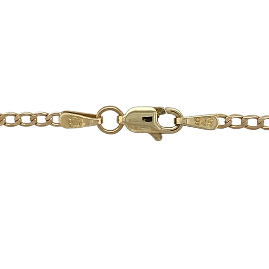 Add classic style and everyday versatility to your jewellery collection with this pre-owned 9ct yellow gold curb chain—an elegant and easy-to-wear piece perfect for any occasion.

Design: This 18" chain features traditional curb links, closely interlocked to create a smooth and structured look. The 2mm width offers a fine yet noticeable presence on the neckline.
Material: Made from 9-carat yellow gold, the polished finish enhances the rich golden tone while highlighting the clean and timeless link design.