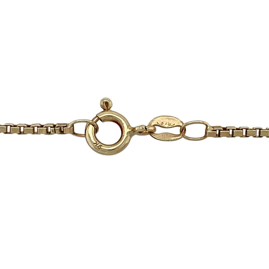 Add a sleek and versatile piece to your jewellery collection with this pre-owned 9ct yellow gold box chain—an elegant and practical choice perfect for everyday wear.

Design: This 18" chain features a fine box link design, with square-shaped links creating a smooth and structured look. The 1mm width offers a delicate and understated appearance.
Material: Made from 9-carat yellow gold, the polished finish enhances the rich golden tone while adding a subtle, elegant shine.
