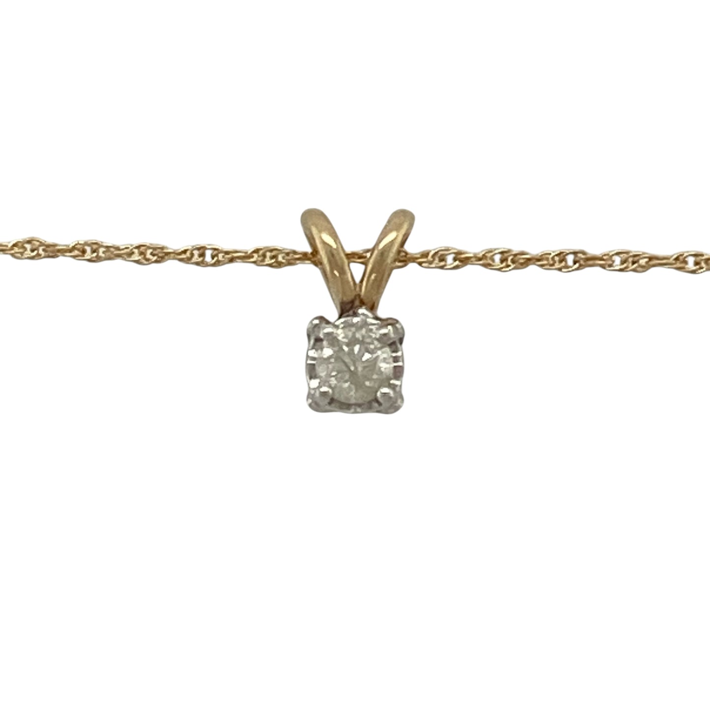 Add timeless sparkle to your jewellery collection with this pre-owned 9ct yellow gold diamond solitaire pendant necklace, featuring a classic design and refined brilliance—perfect for everyday wear or special occasions.

Design: The pendant showcases a single brilliant-cut diamond of approximately 0.15ct, offering a clean and elegant look with eye-catching sparkle.
Material: Made from 9ct yellow gold, the polished finish enhances the warm tone of the metal while complementing the brilliance of the diamond.
