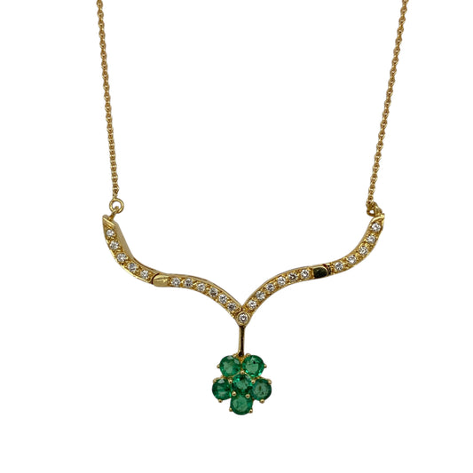 Add elegant versatility and floral-inspired charm to your jewellery collection with this pre-owned 18ct yellow gold diamond and emerald necklace, featuring a refined cluster design with a unique magnetic styling—perfect for special occasions or everyday luxury.

Design: The pendant features a flower-style cluster, with vibrant emerald stones at the centre surrounded by sparkling diamonds, creating a balanced and eye-catching display of colour and brilliance.