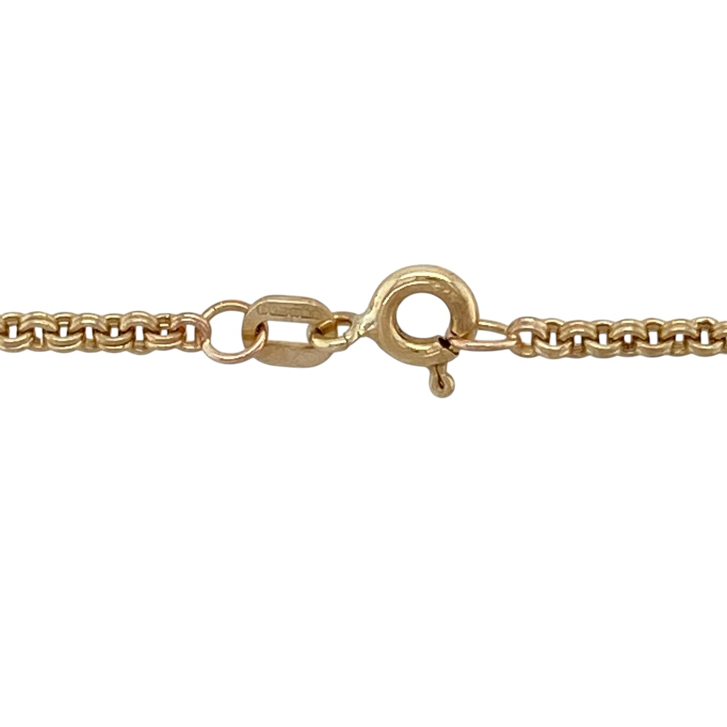 Add subtle texture and timeless style to your jewellery collection with this pre-owned 9ct yellow gold double belcher chain, featuring a classic design with added depth—perfect for everyday wear or layering.

Design: The chain features a double belcher link pattern, offering a slightly more intricate look than a standard belcher chain, with added texture and visual interest.
Material: Made from 9ct yellow gold, the polished finish enhances the warm tone of the metal, giving a bright and elegant appearance.